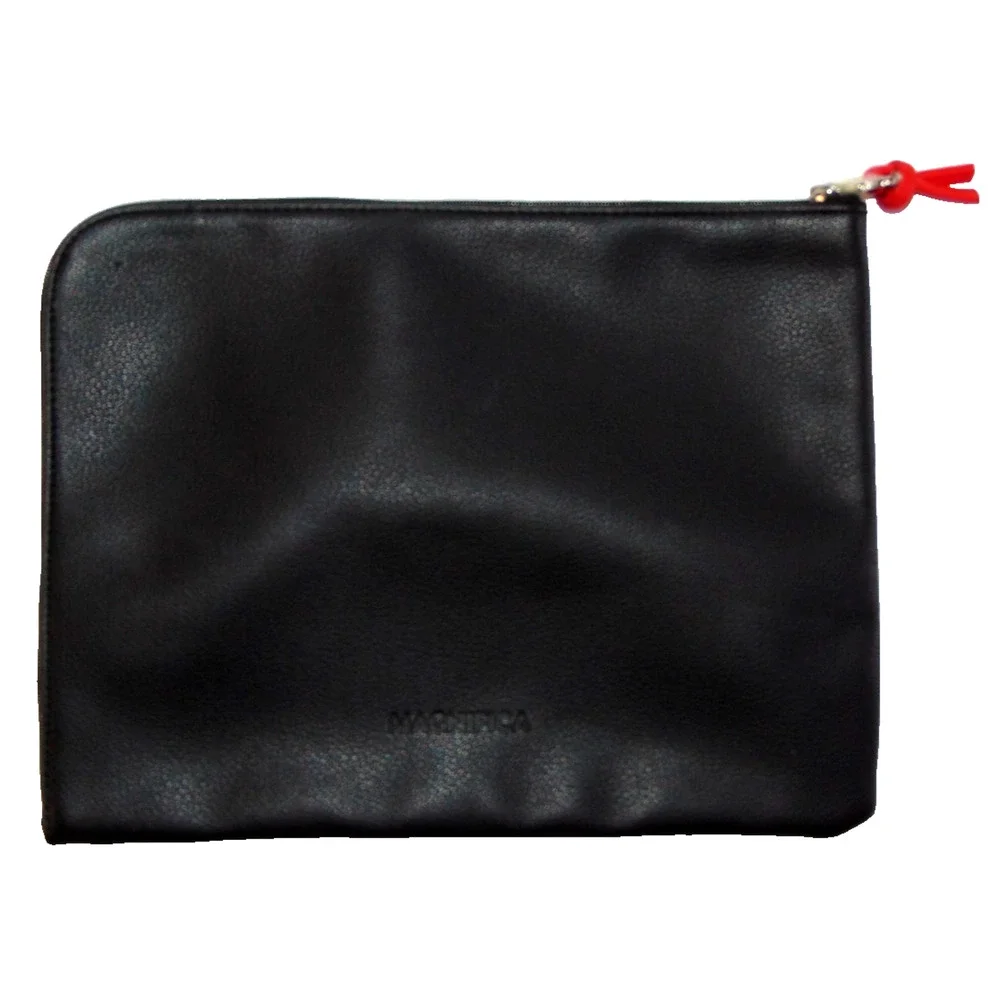 Salvatore Ferragamo Parfums Magnifica Alitalia Black Pouch